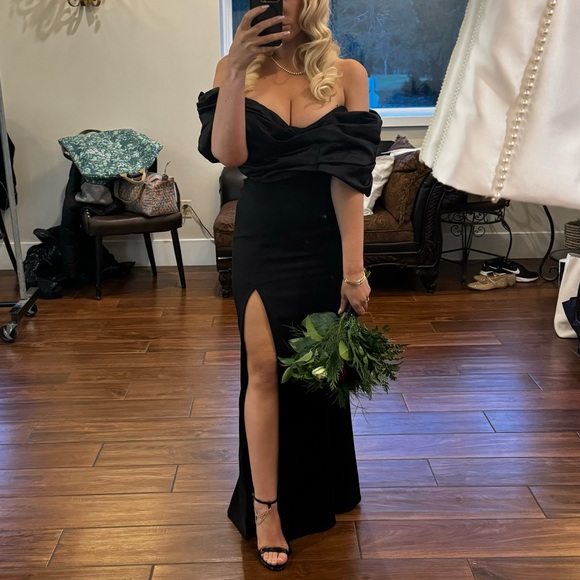 ALIEVA PRESLEY CREPE RUFFLE SHOULDER GOWN DRESS - Picture 9 of 9